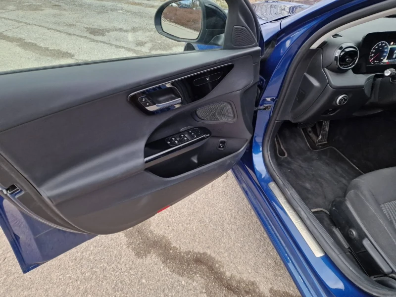 Mercedes-Benz C 200 C200D/2023/24000km , снимка 9 - Автомобили и джипове - 50830386