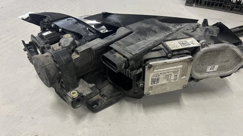 VW Passat B8 лед матрични фарове за части, снимка 6 - Автомобили и джипове - 51065974