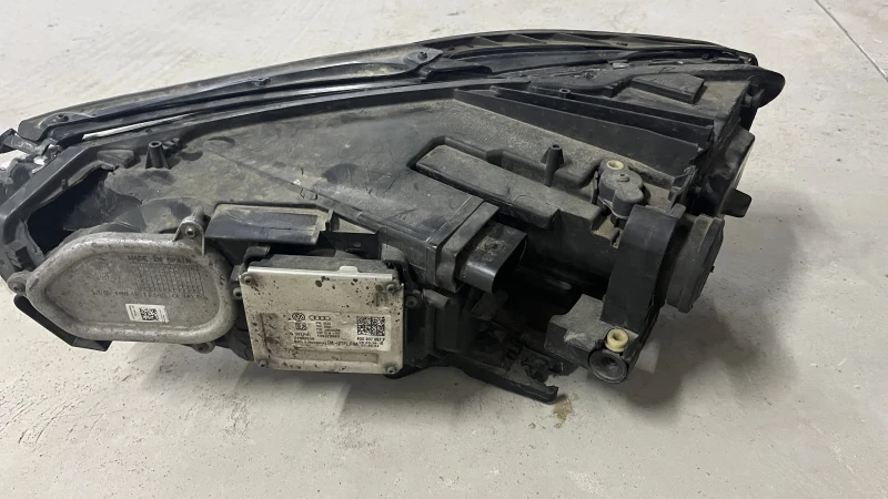 VW Passat B8 лед матрични фарове за части, снимка 3 - Автомобили и джипове - 51065974