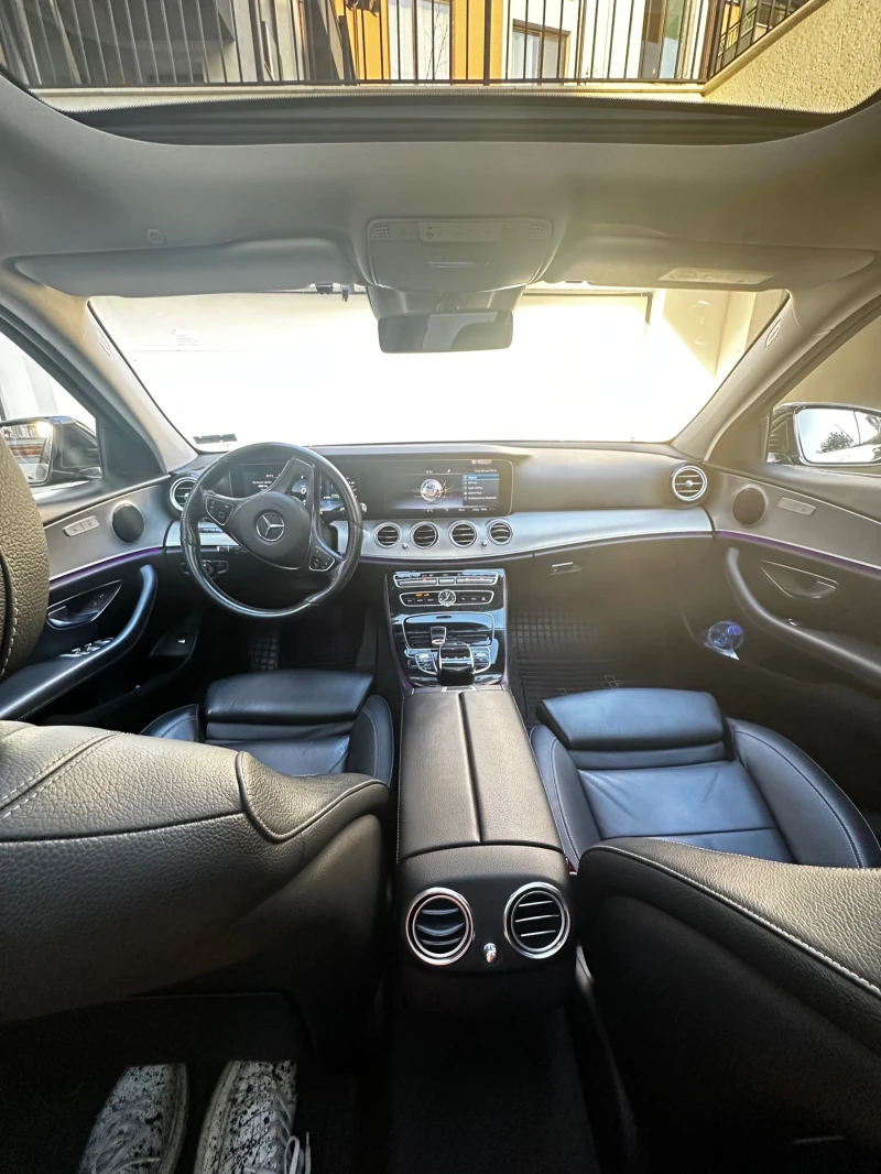 Mercedes-Benz E 220, снимка 12 - Автомобили и джипове - 52253347