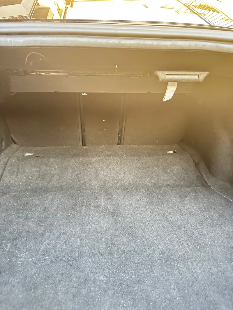 Mercedes-Benz E 220, снимка 14 - Автомобили и джипове - 52253347