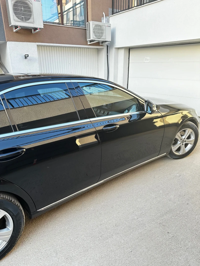 Mercedes-Benz E 220, снимка 5 - Автомобили и джипове - 52253347