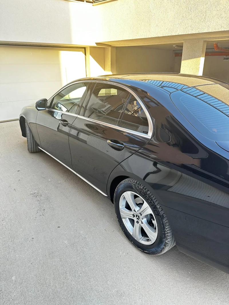 Mercedes-Benz E 220, снимка 7 - Автомобили и джипове - 52253347
