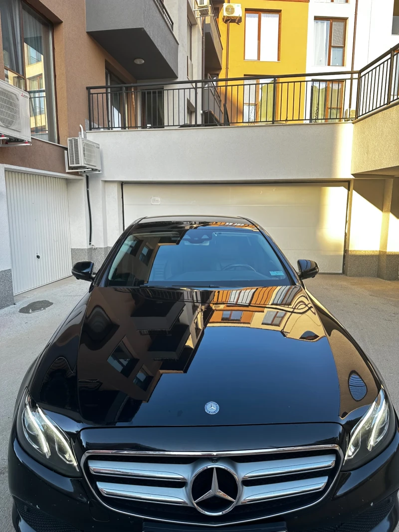 Mercedes-Benz E 220, снимка 2 - Автомобили и джипове - 52253347