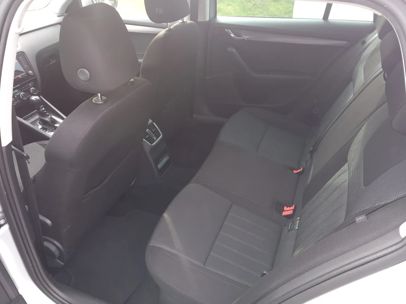 Skoda Octavia 2.0 TDI/7DSG, снимка 7 - Автомобили и джипове - 52403580