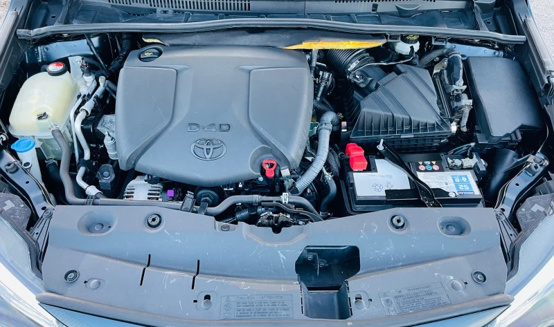 Toyota Avensis 2.0 D-4D Executive* Кожа* Камера* Сервизна книжка, снимка 17 - Автомобили и джипове - 52455343