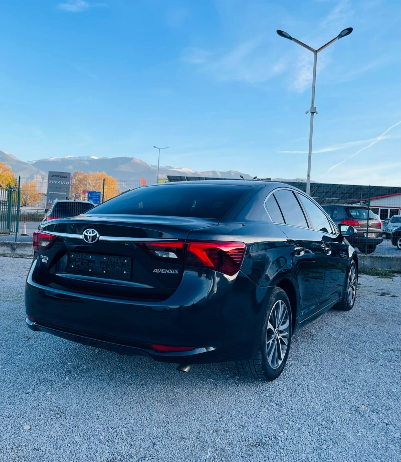 Toyota Avensis 2.0 D-4D Executive* Кожа* Камера* Сервизна книжка, снимка 5 - Автомобили и джипове - 52455343