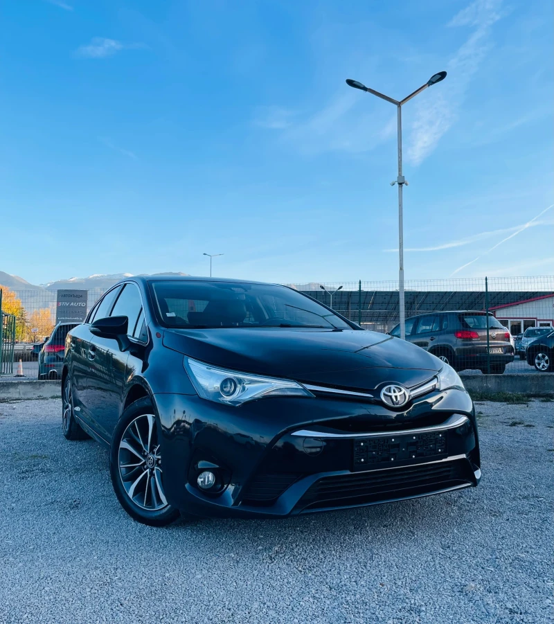 Toyota Avensis 2.0 D-4D Executive* Кожа* Камера* Сервизна книжка, снимка 3 - Автомобили и джипове - 52455343