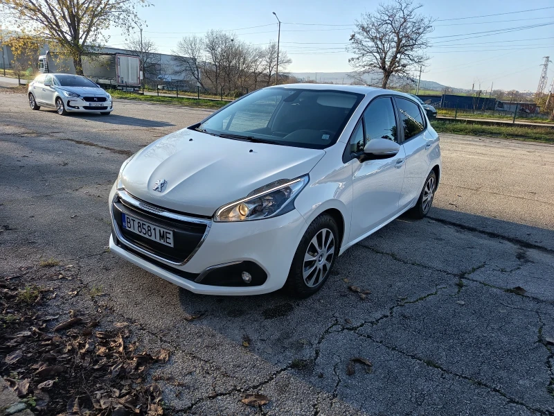 Peugeot 208 1.6 blue hdi Facelift, снимка 8 - Автомобили и джипове - 52798237