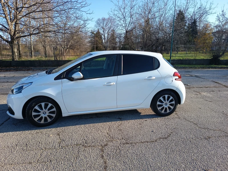 Peugeot 208 1.6 blue hdi Facelift, снимка 2 - Автомобили и джипове - 52798237
