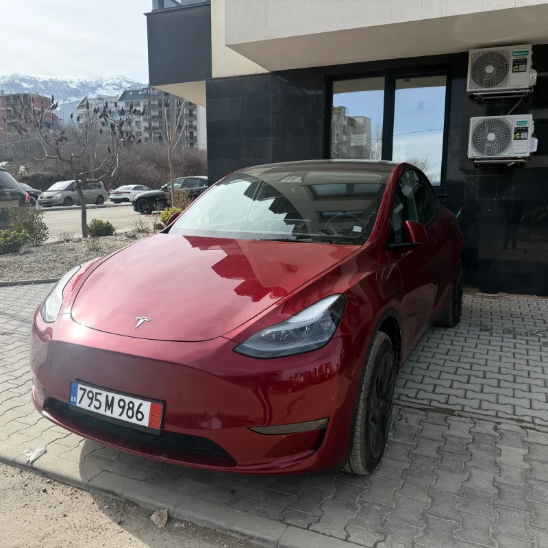 Tesla Model Y 2025 Long Range 12000 км Ultra red, снимка 3 - Автомобили и джипове - 53578524
