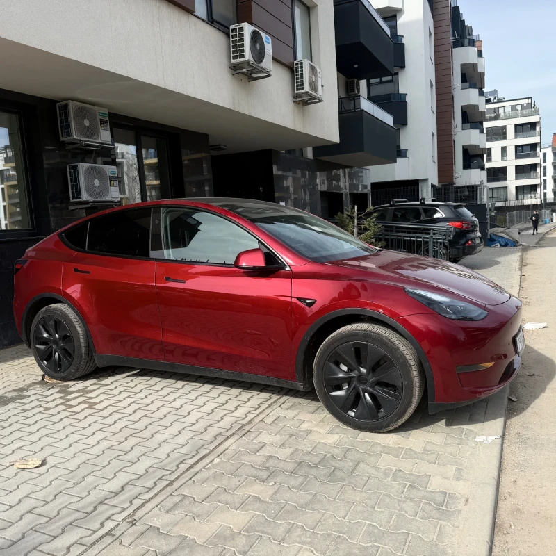 Tesla Model Y 2025 Long Range 12000 км Ultra red, снимка 7 - Автомобили и джипове - 53578524
