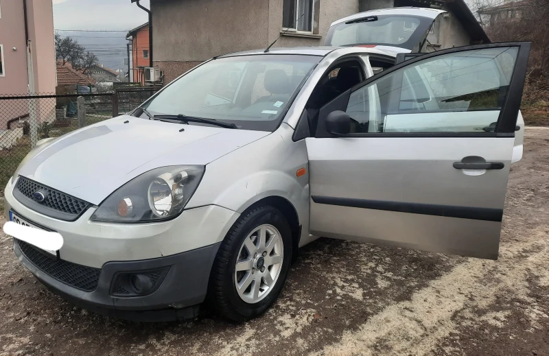 Ford Fiesta, снимка 12 - Автомобили и джипове - 53213489