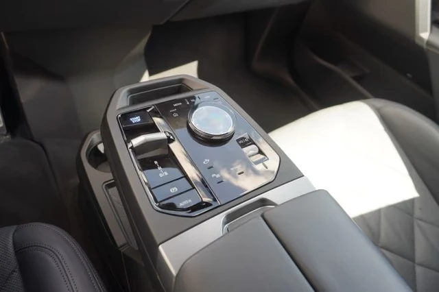 BMW iX 60 XDRIVE M-SPORT H/K HEAD-UP 360-CAMERA | Mobile.bg � ����������� 9