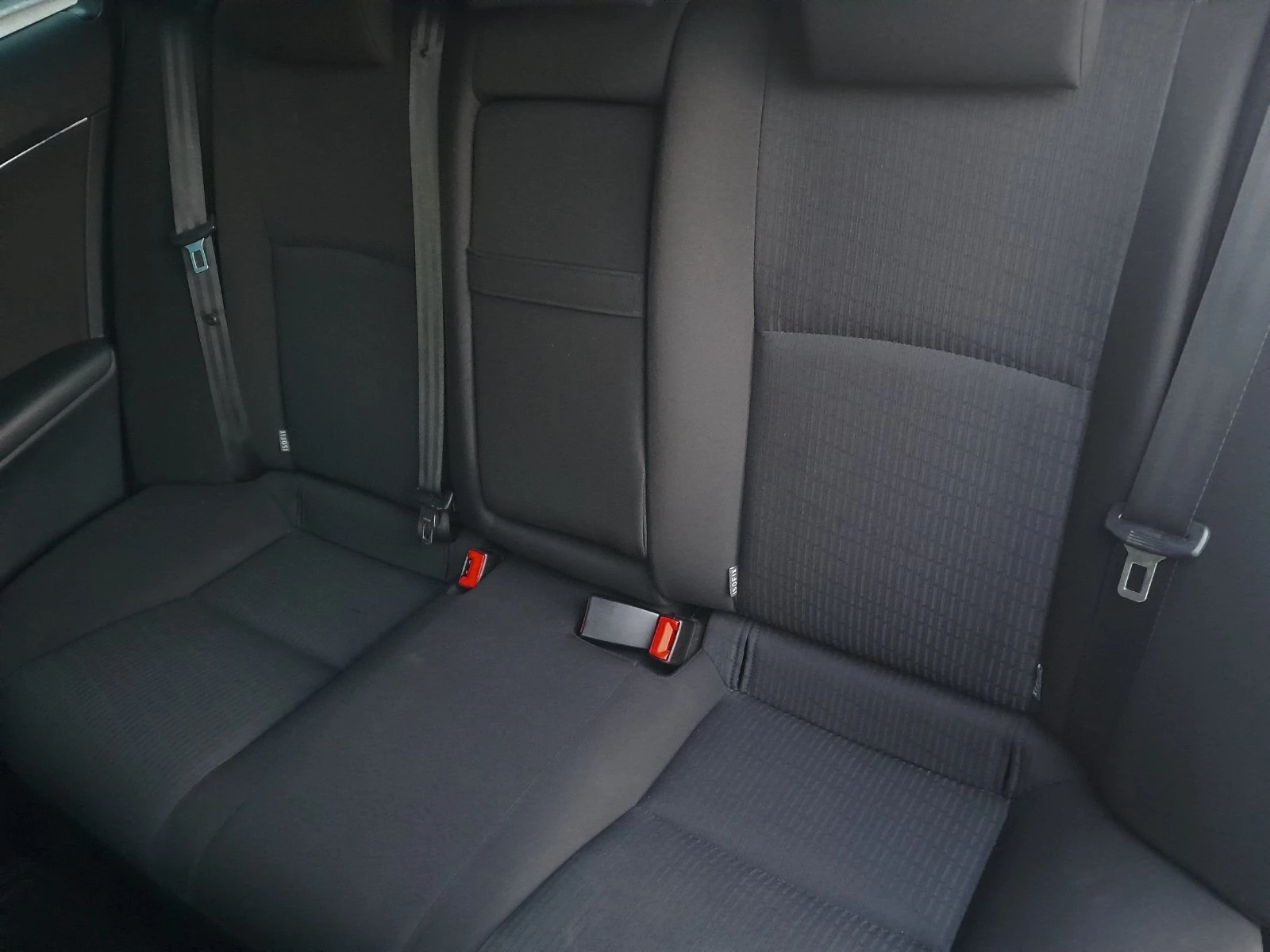 Toyota Avensis 2.0Бензин/Швейцария/Автоматик | Mobile.bg — изображение 11