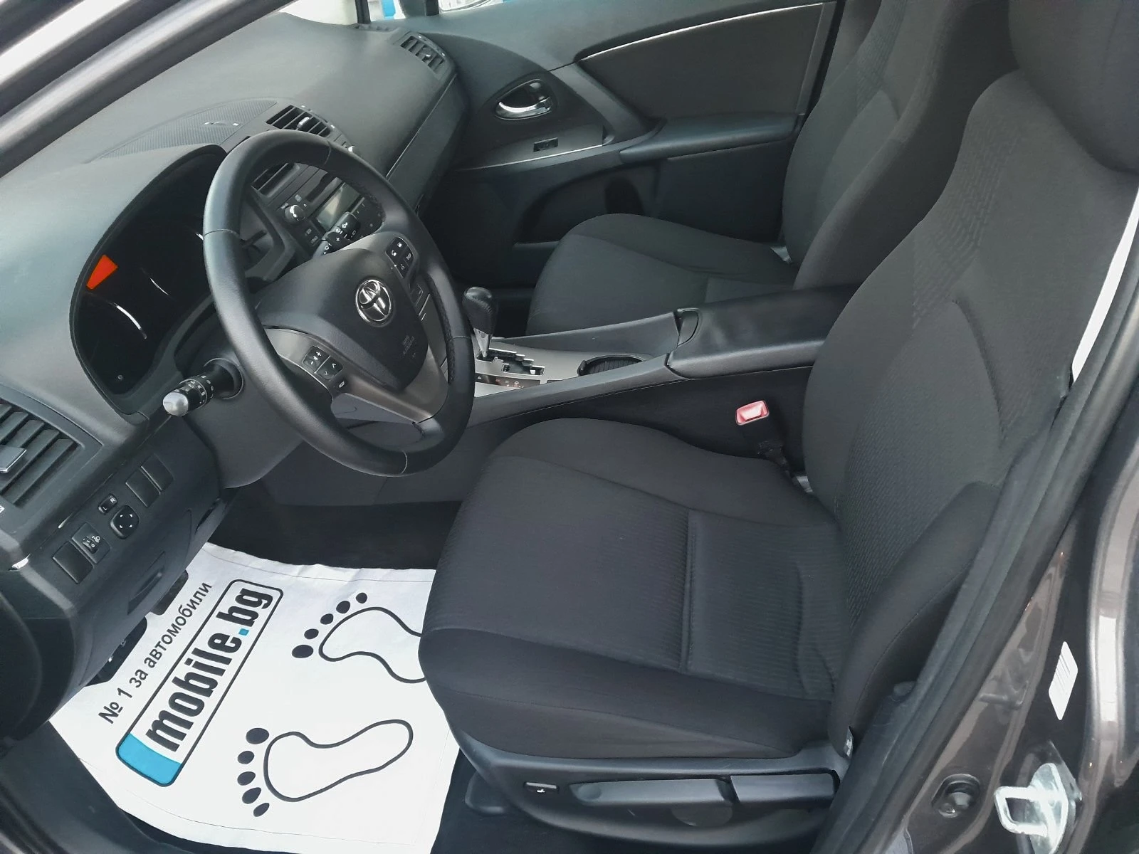 Toyota Avensis 2.0Бензин/Швейцария/Автоматик | Mobile.bg — изображение 12