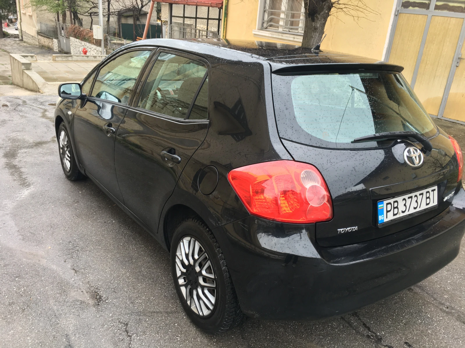 Toyota Auris 1.4L 16V FWD - изображение 8