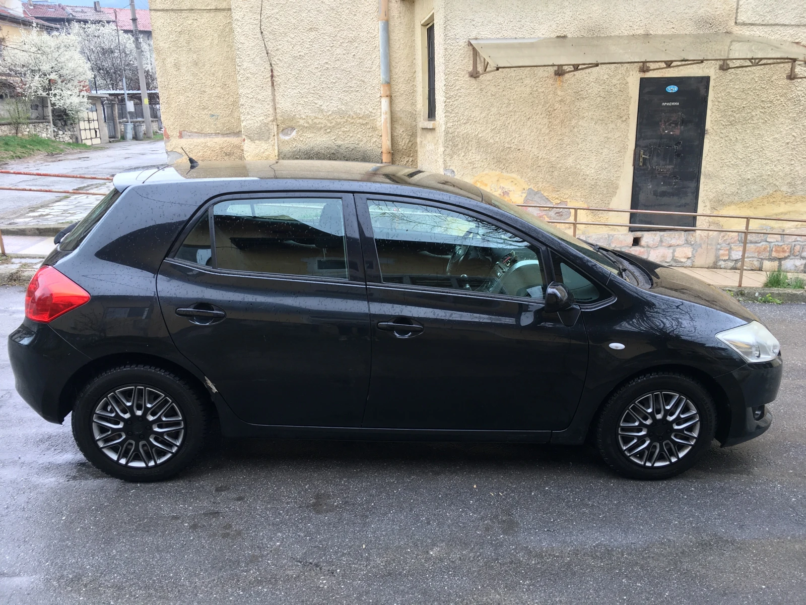 Toyota Auris 1.4L 16V FWD - изображение 5