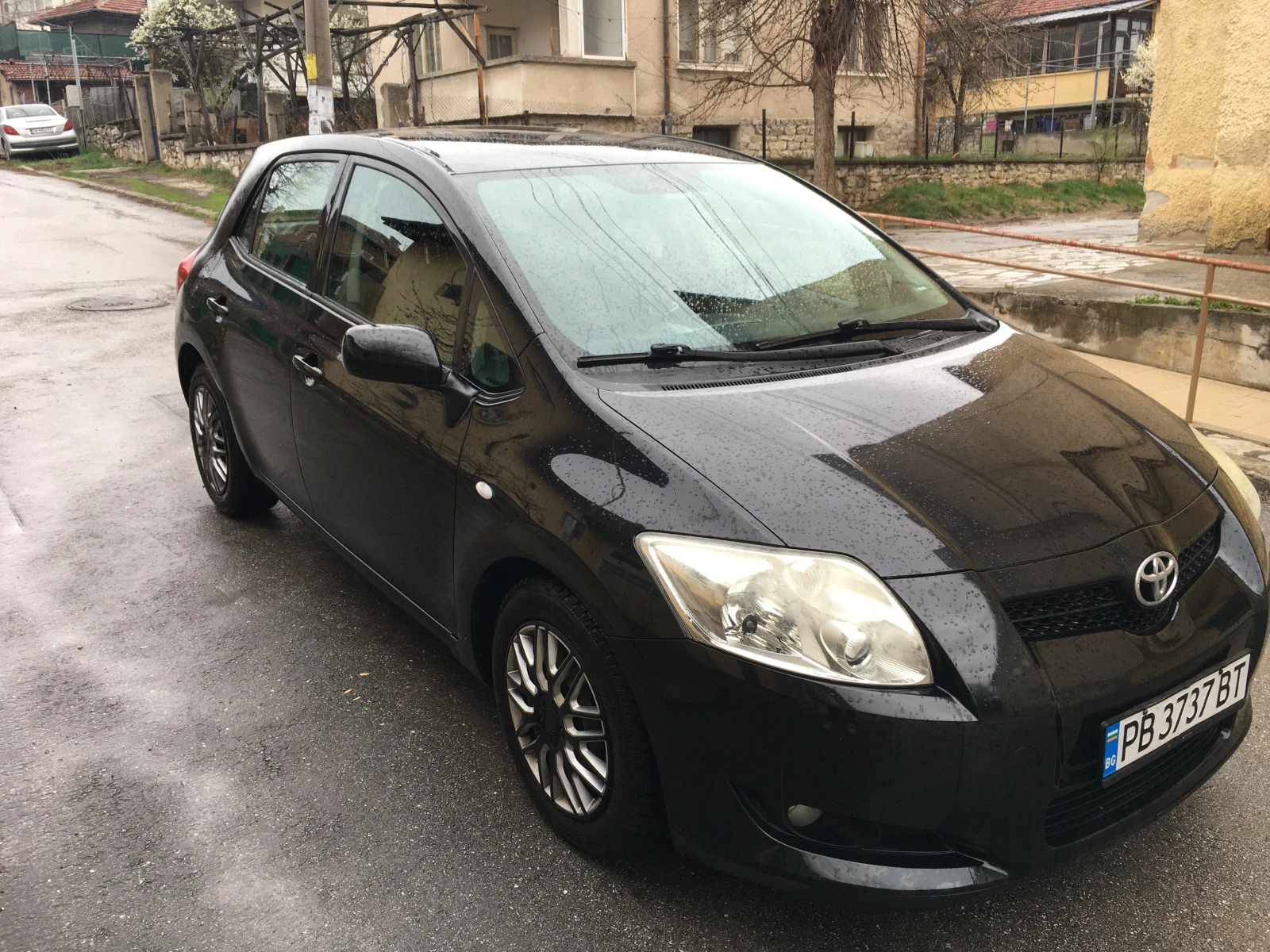 Toyota Auris 1.4L 16V FWD - изображение 6
