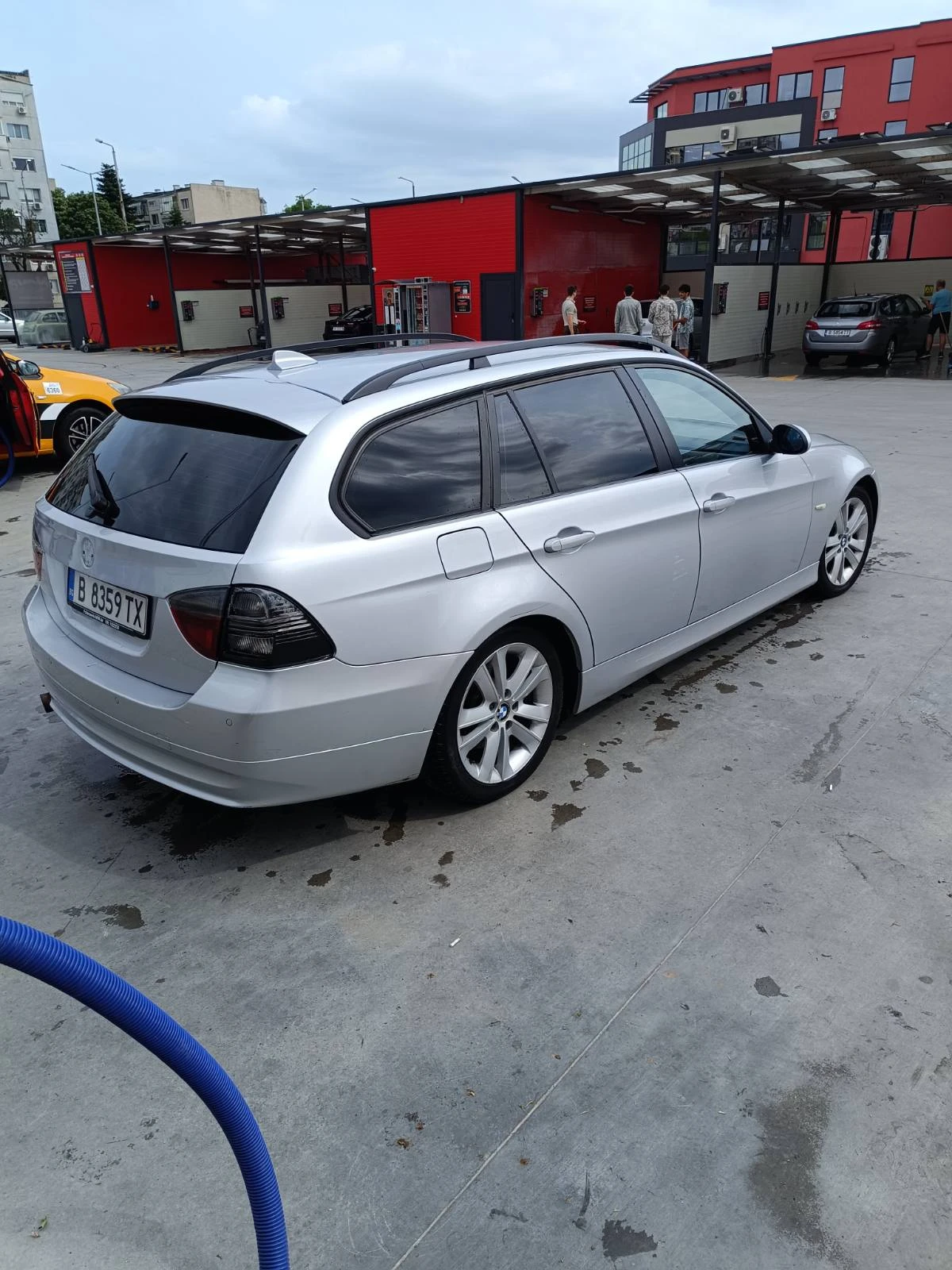 BMW 320 320d - изображение 5