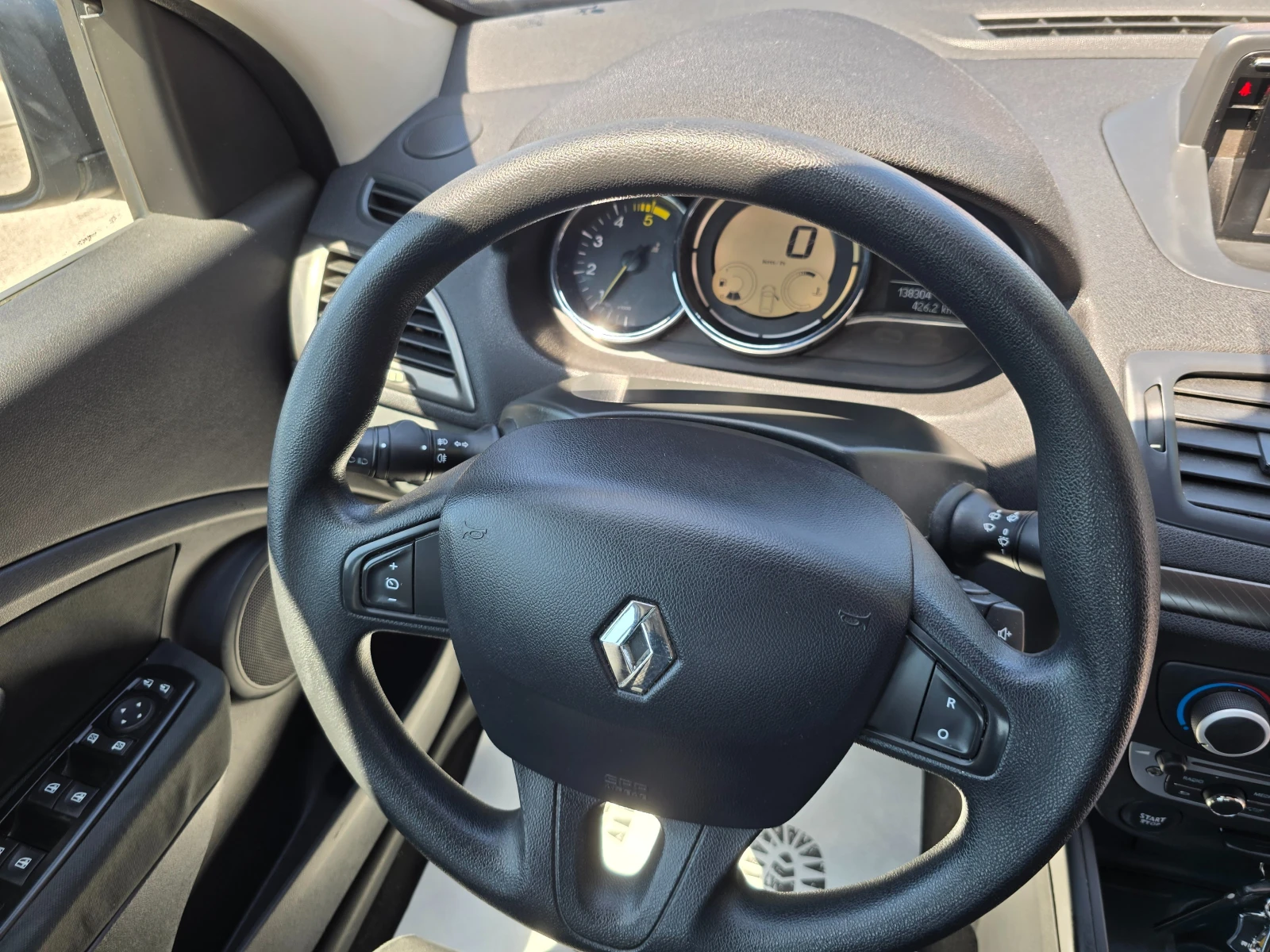 Renault Megane 1.5DCi= Navi= Camera - изображение 9