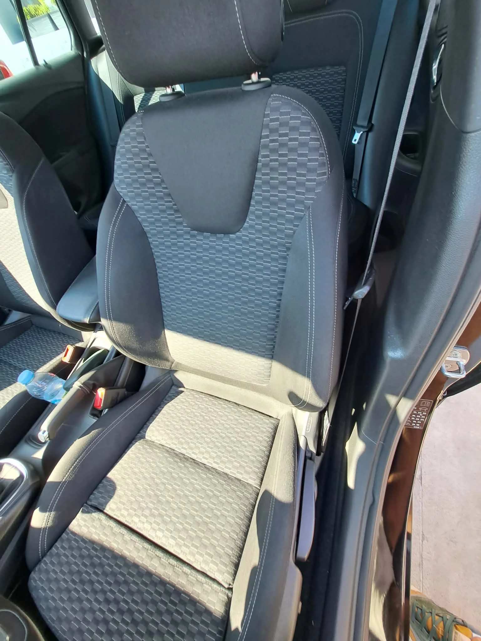 Opel Astra 1.6 CDTI, снимка 4 - Автомобили и джипове - 53715603