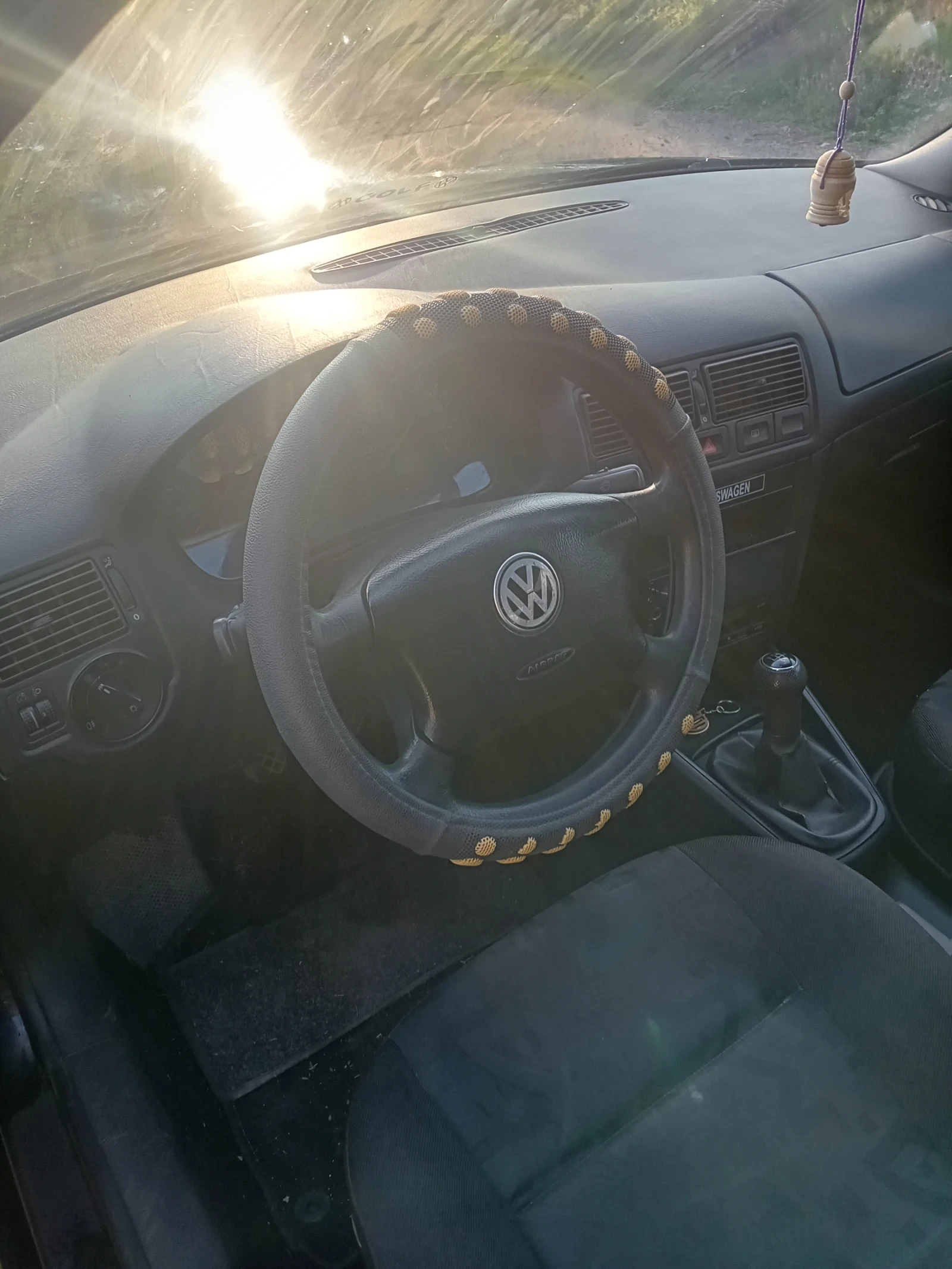 VW Golf 4, снимка 6 - Автомобили и джипове - 54101070