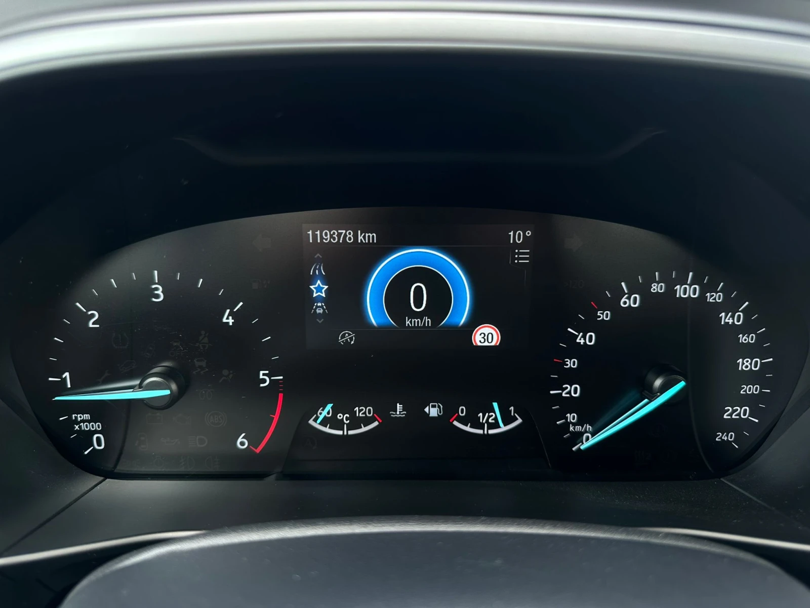 Ford Focus / 1.5 ECOBLUE / 120HP / EURO 6 / | Mobile.bg � ����������� 15