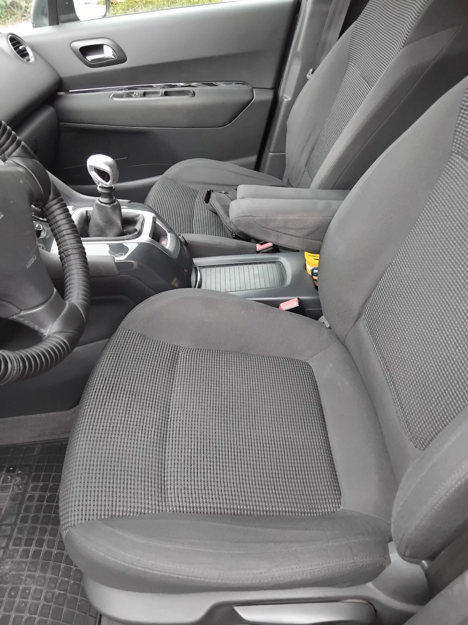 Peugeot 5008 1.6 hdi, снимка 8 - Автомобили и джипове - 54478391