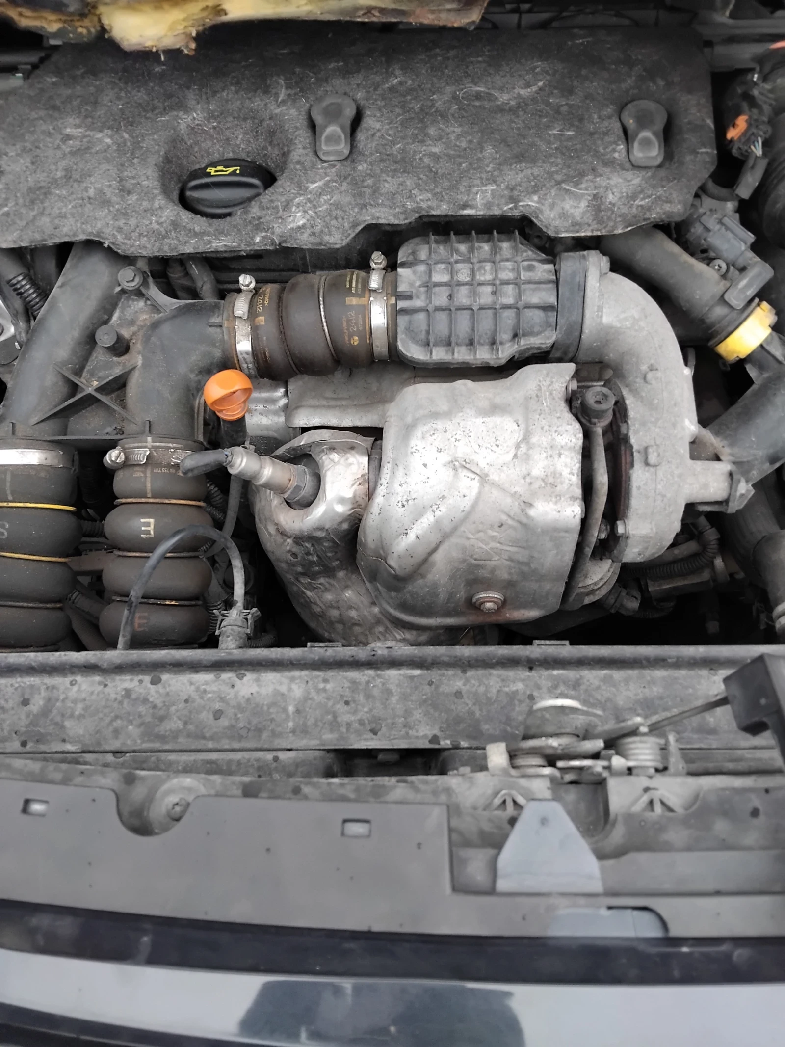 Peugeot 5008 1.6 hdi, снимка 12 - Автомобили и джипове - 54478391