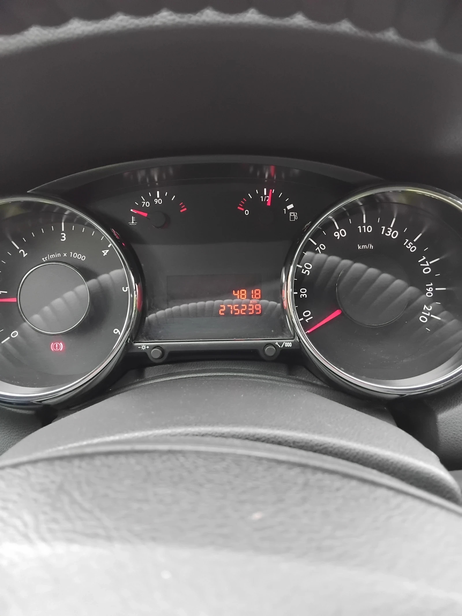 Peugeot 5008 1.6 hdi, снимка 6 - Автомобили и джипове - 54478391