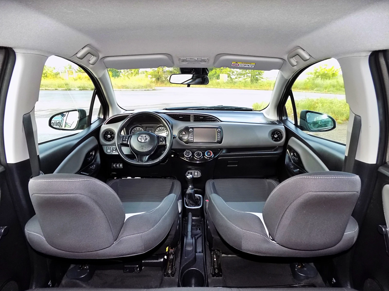 Toyota Yaris 1.0VVT-i/FACELIFT/NAVi/Safety Sense пакет/КАМЕРА, снимка 8 - Автомобили и джипове - 54745413