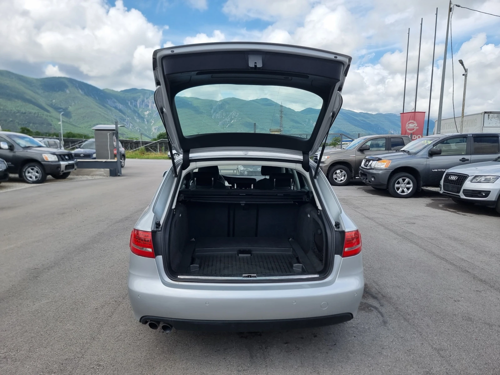 Audi A4 2.0TDI, снимка 13 - Автомобили и джипове - 54779115