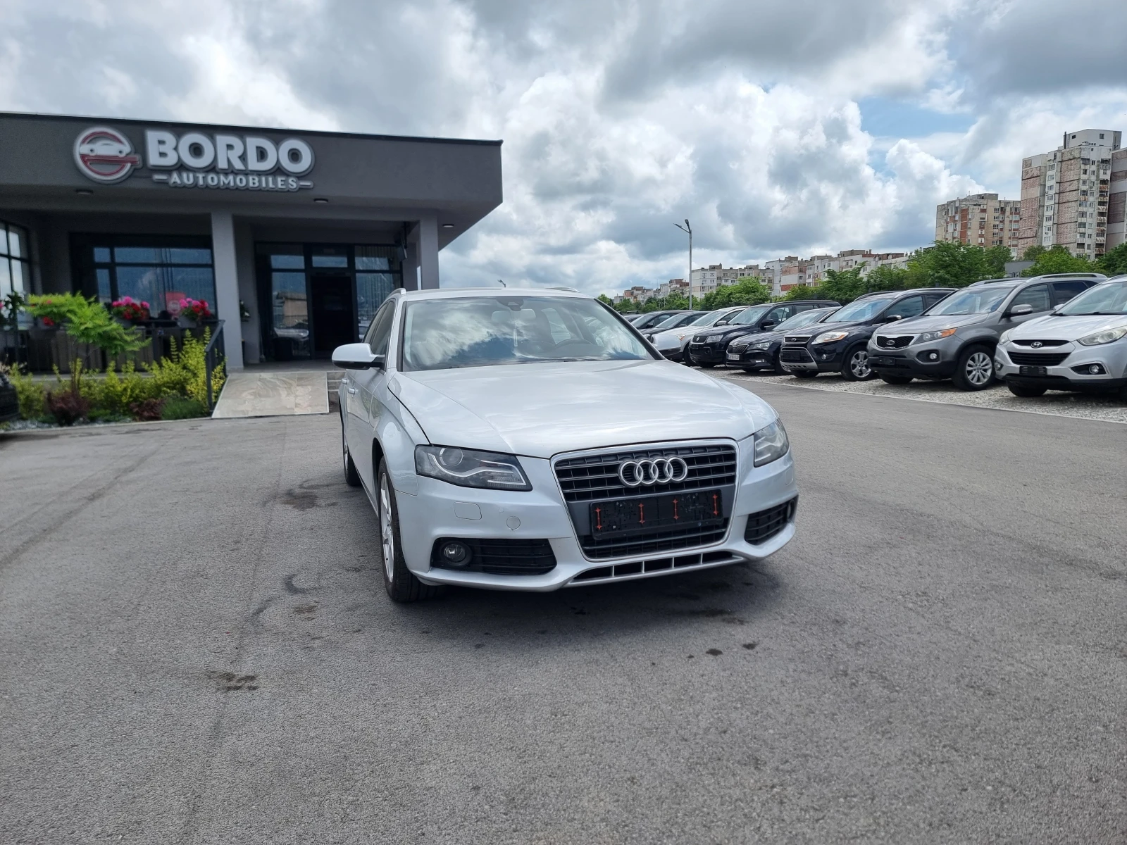 Audi A4 2.0TDI, снимка 9 - Автомобили и джипове - 54779115