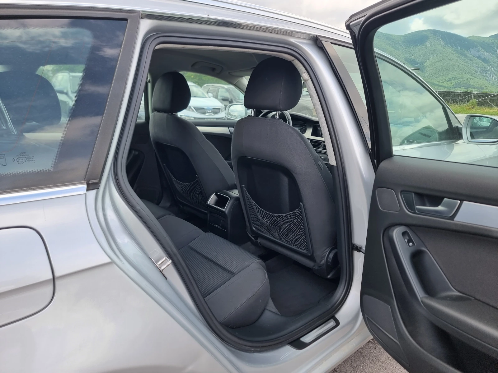 Audi A4 2.0TDI, снимка 14 - Автомобили и джипове - 54779115