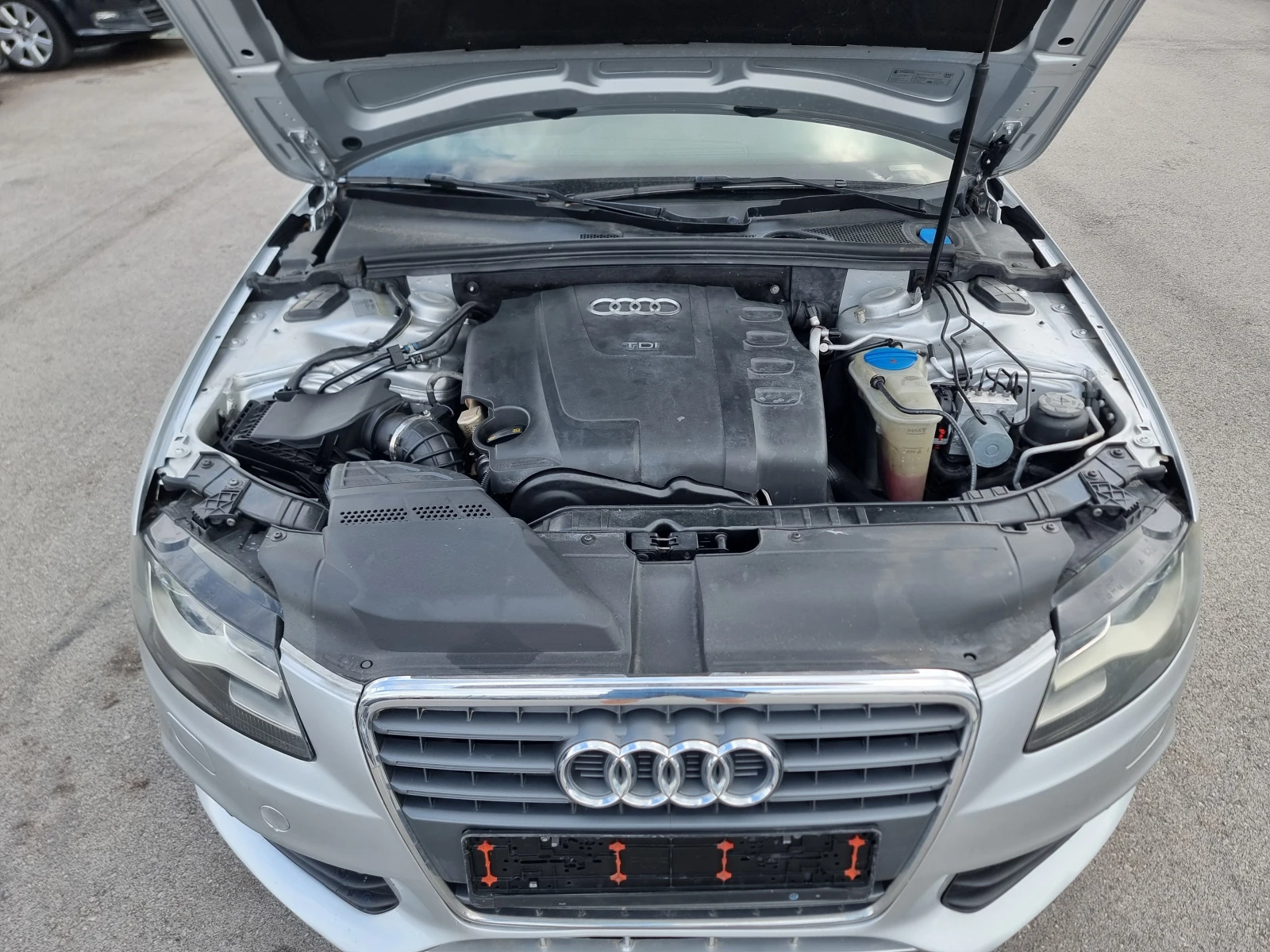 Audi A4 2.0TDI, снимка 17 - Автомобили и джипове - 54779115
