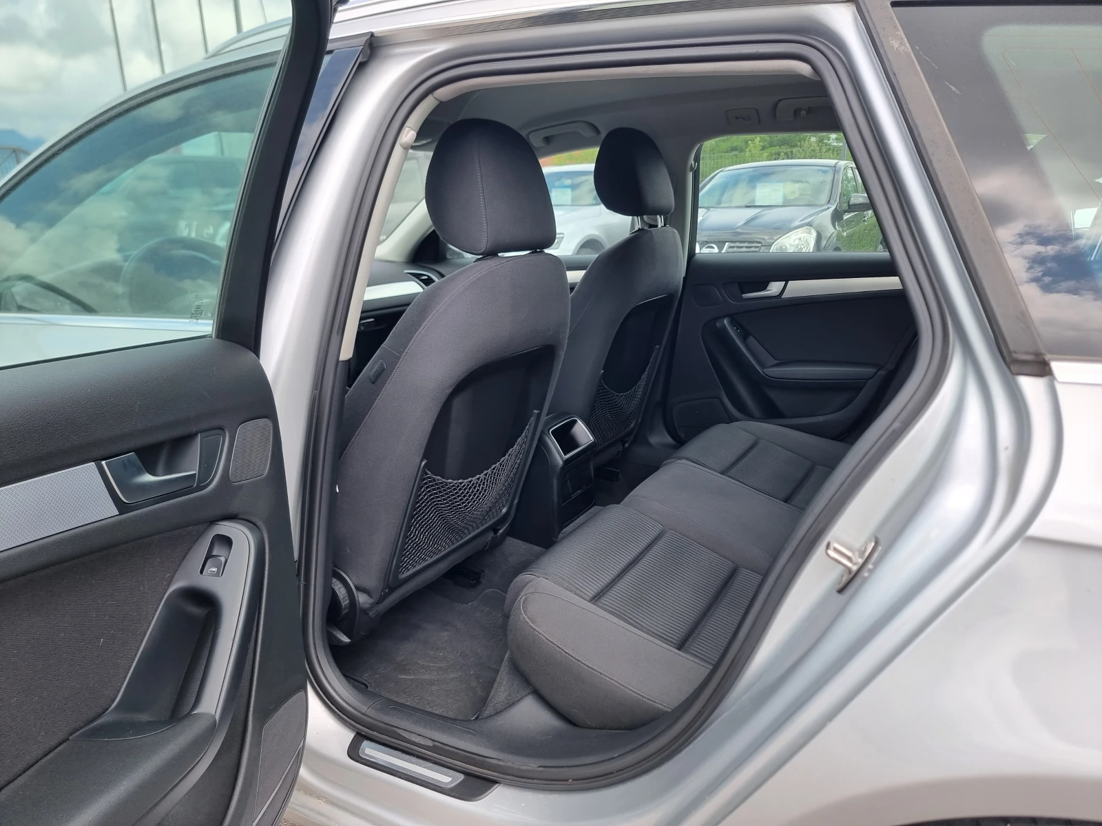 Audi A4 2.0TDI, снимка 11 - Автомобили и джипове - 54779115