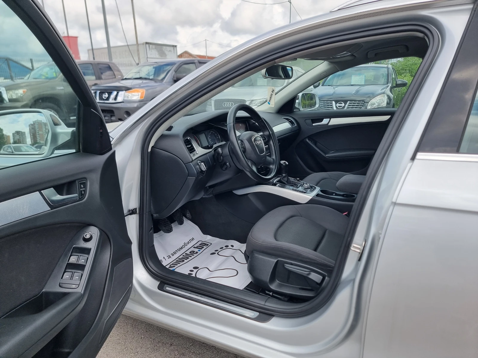 Audi A4 2.0TDI, снимка 10 - Автомобили и джипове - 54779115