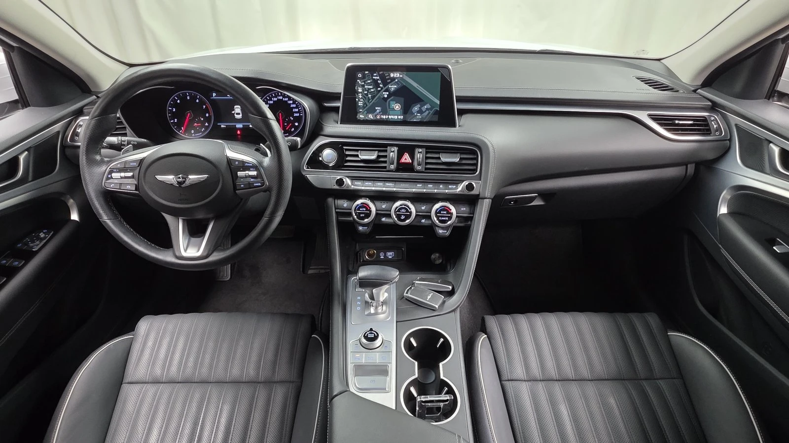 Genesis G70 2.0* KEYLESS* ПОДГРЕВ ВОЛАН* BLIND SPOT* КРАЙНА ЦЕ, снимка 7 - Автомобили и джипове - 55271959