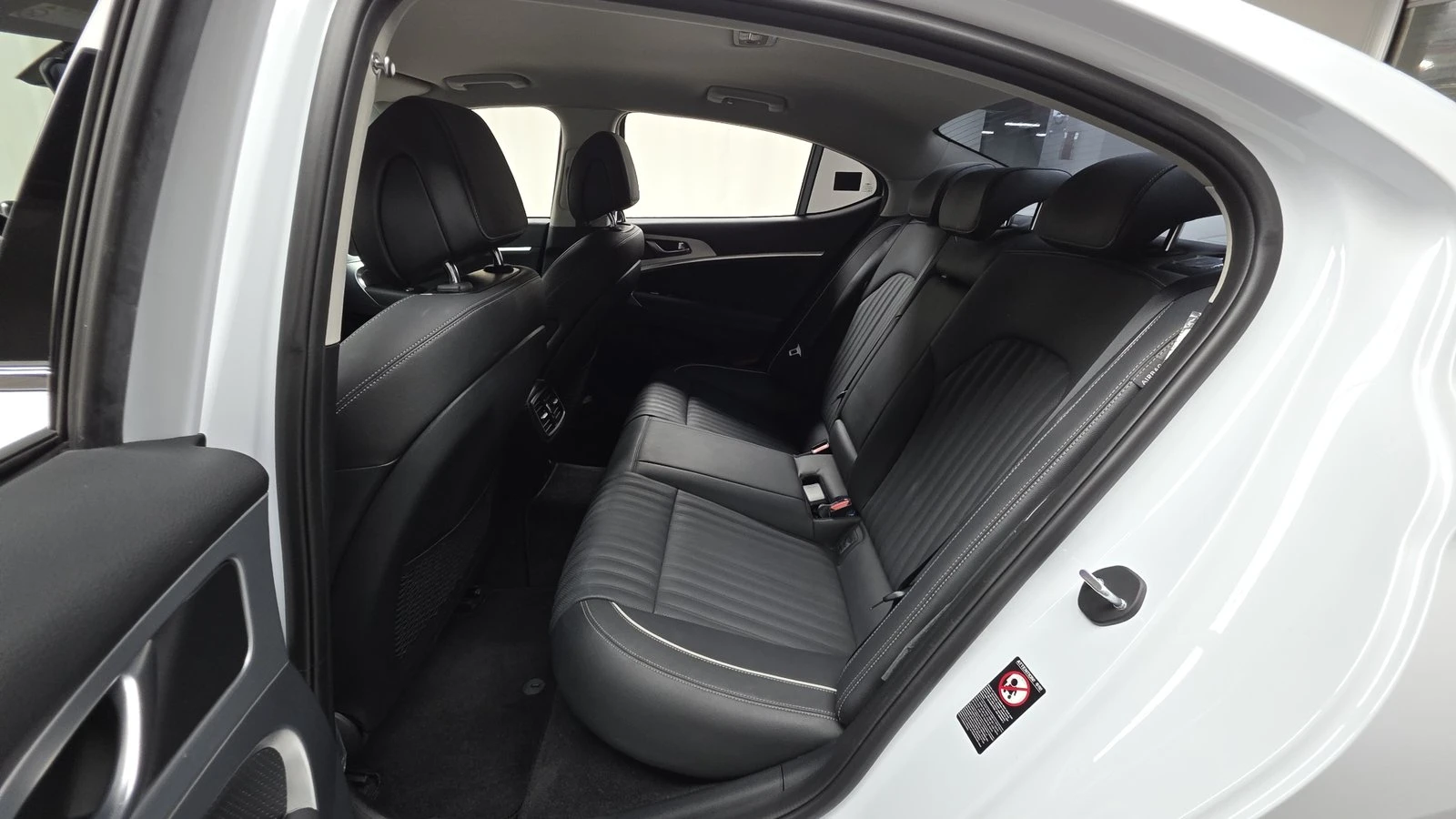 Genesis G70 2.0* KEYLESS* ПОДГРЕВ ВОЛАН* BLIND SPOT* КРАЙНА ЦЕ, снимка 12 - Автомобили и джипове - 55271959