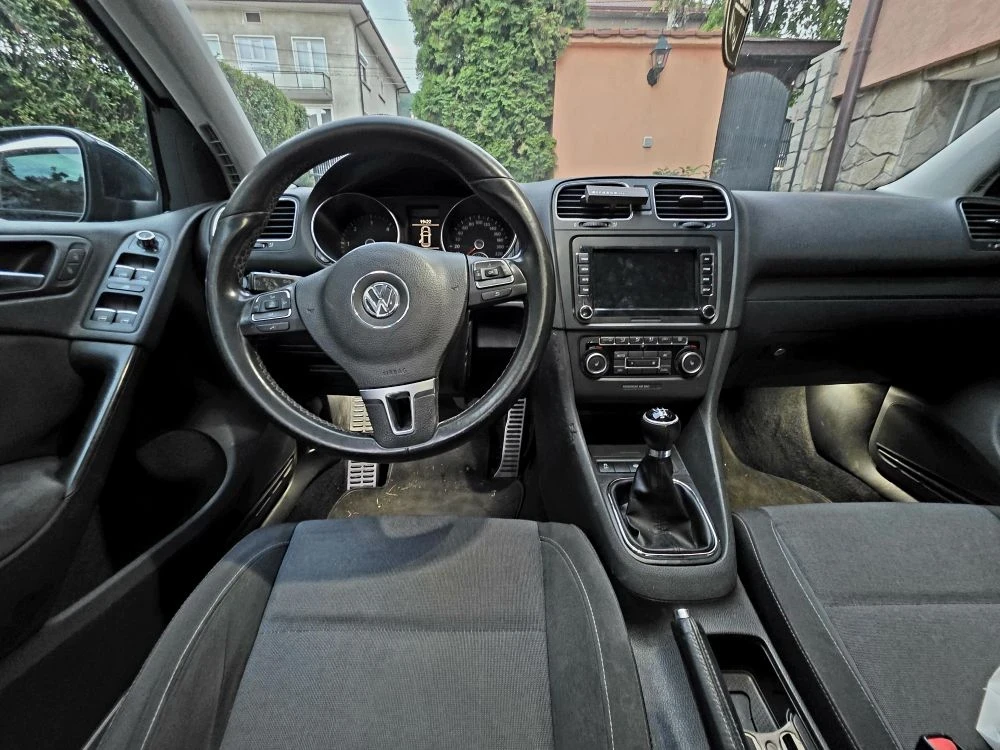 VW Golf 1.6D 105ks 2012g, снимка 6 - Автомобили и джипове - 56167941