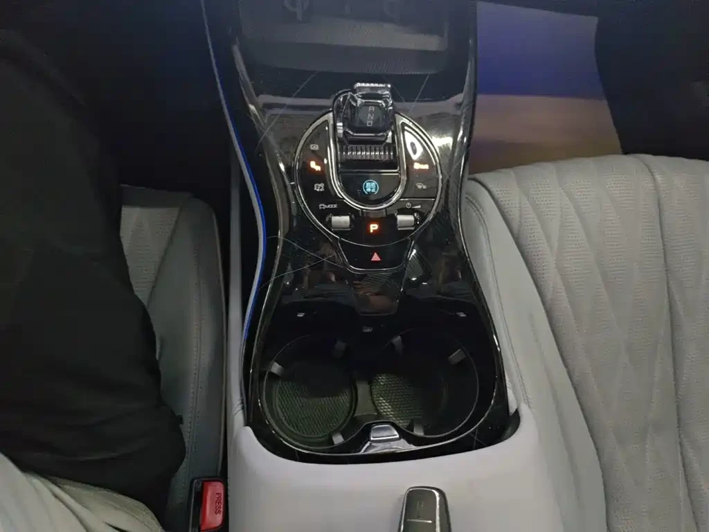 BYD Seal 700km Long Range RWD Edition, снимка 12 - Автомобили и джипове - 56640668