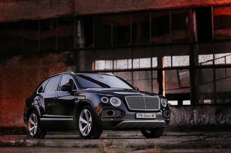 Bentley Bentayga W 12, снимка 1 - Автомобили и джипове - 48085802