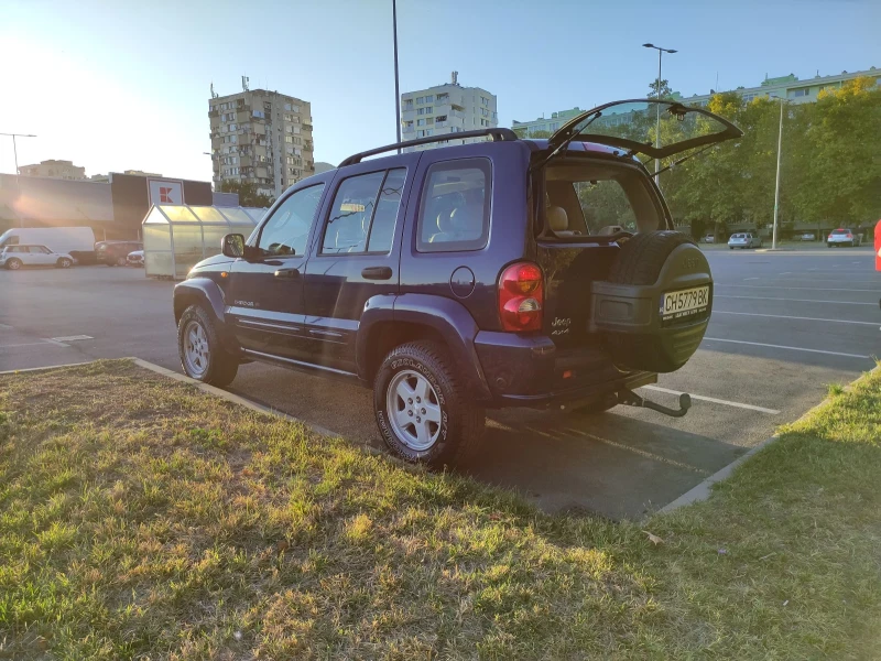 Jeep Cherokee KJ LIMITED , снимка 5 - Автомобили и джипове - 52498532