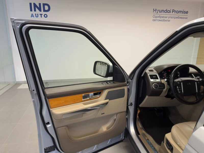 Land Rover Range Rover Sport AWD, снимка 9 - Автомобили и джипове - 52731622