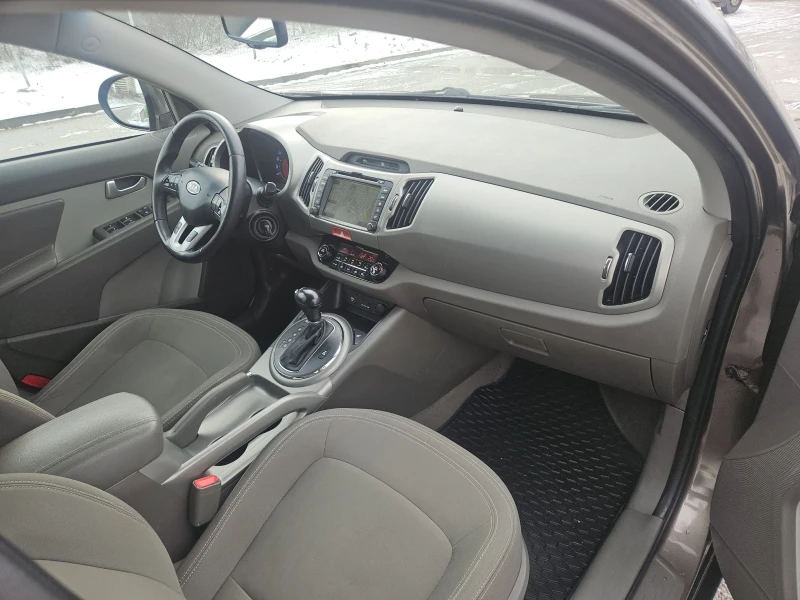 Kia Sportage 2.0crdi--4x4--automat, снимка 13 - Автомобили и джипове - 53035179
