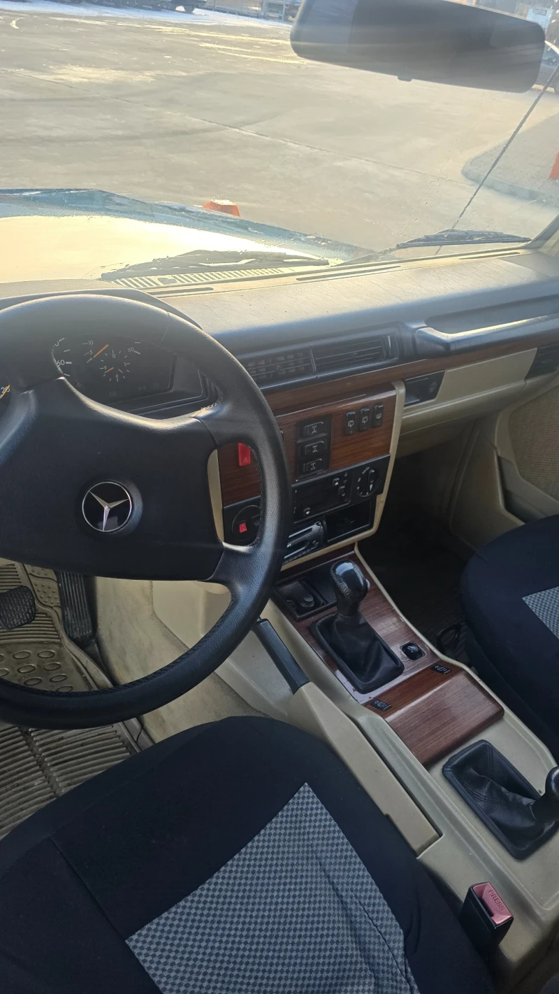 Mercedes-Benz G 300, снимка 9 - Автомобили и джипове - 53102161