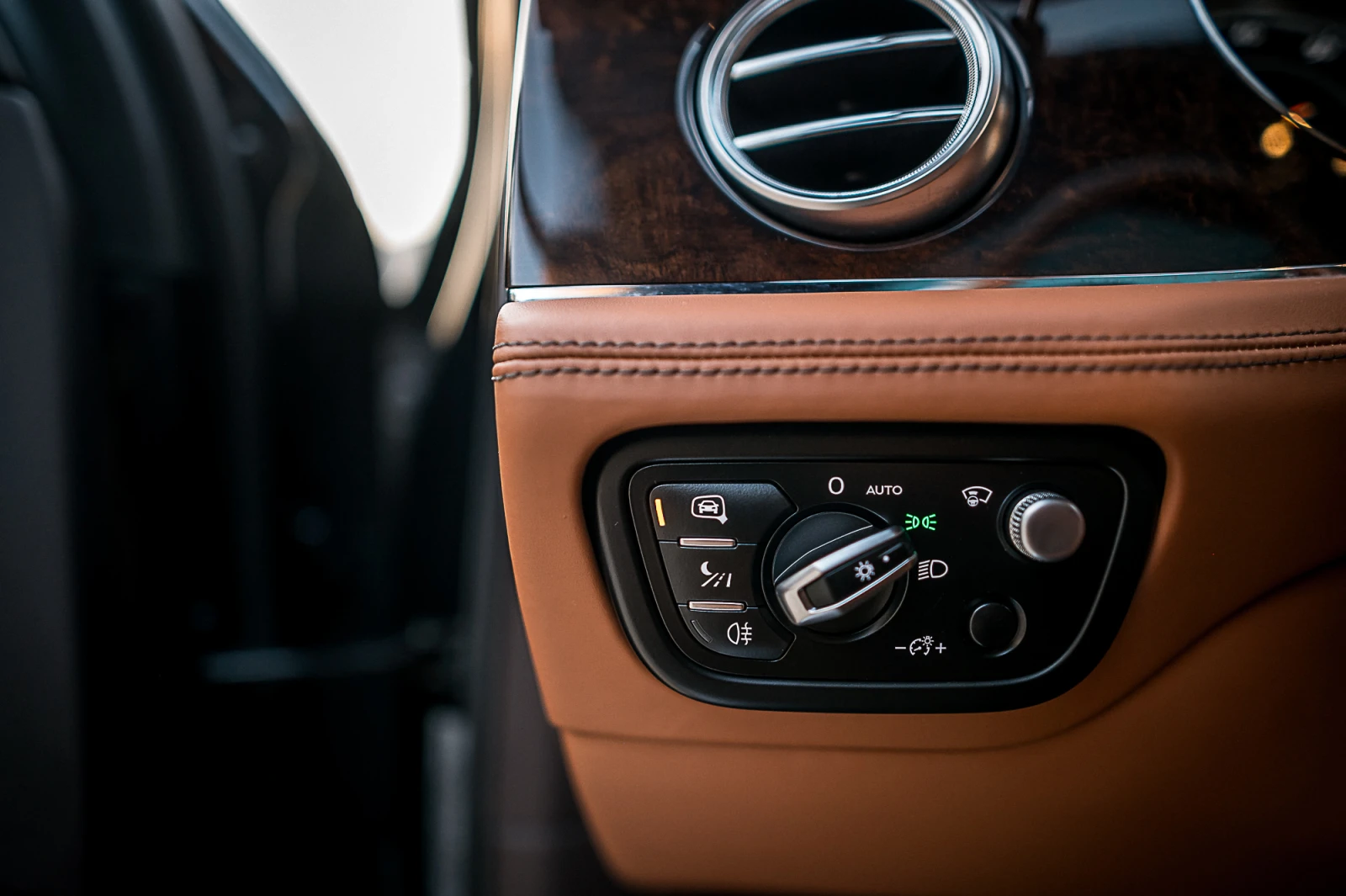 Bentley Bentayga W 12 | Mobile.bg   13