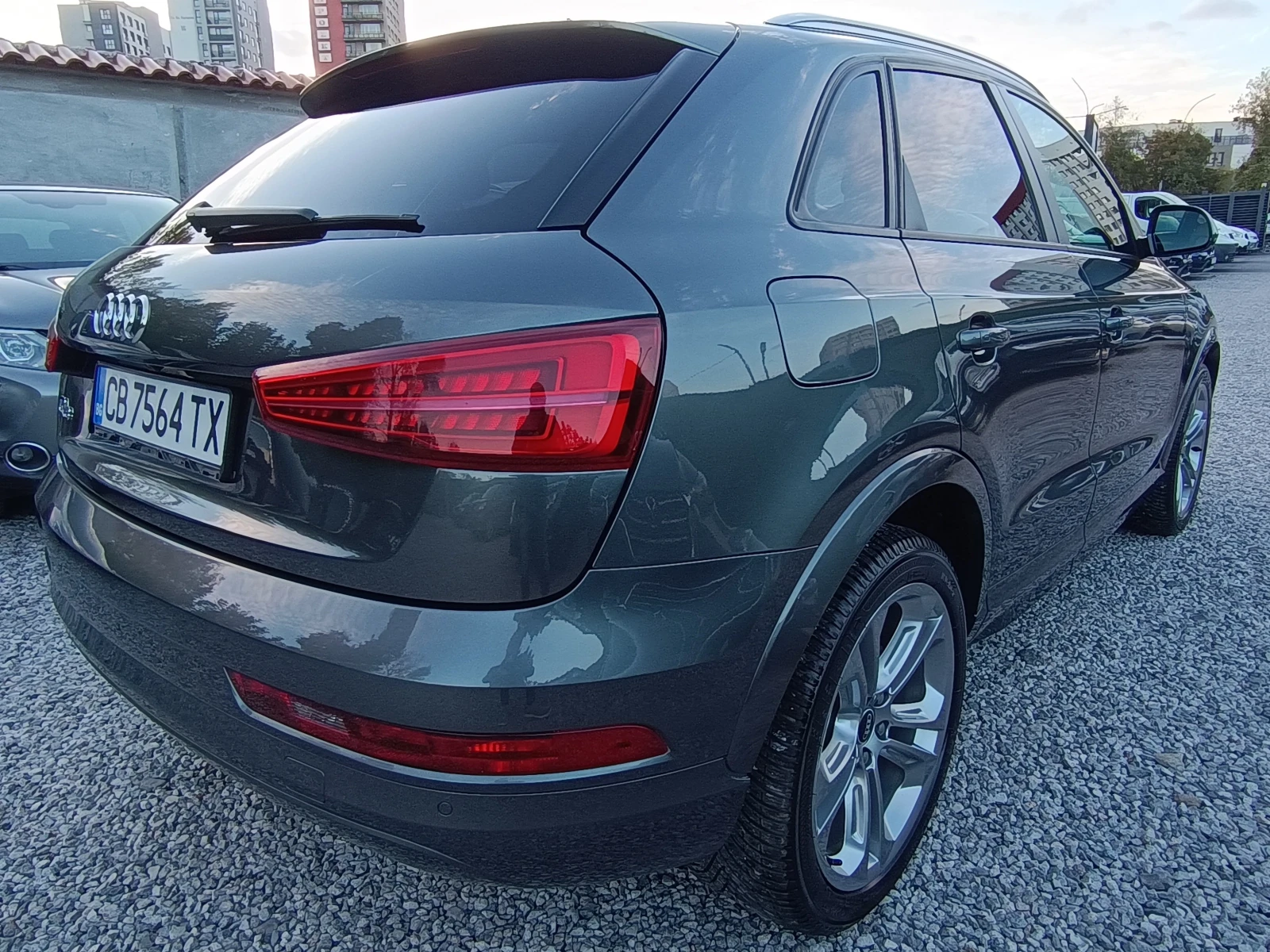 Audi Q3 ГАЗ-БЕНЗИН !!! ОБСЛУЖЕН !!! Всичко платено !!! - изображение 5