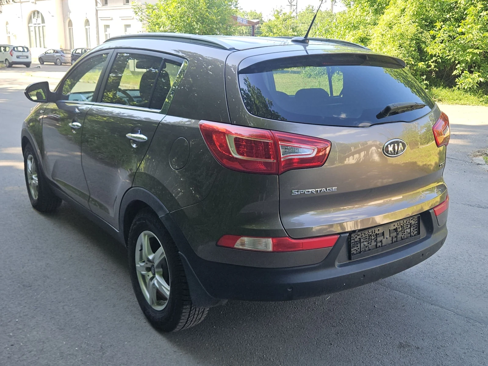 Kia Sportage 2.0crdi--4x4--automat, снимка 5 - Автомобили и джипове - 53035179